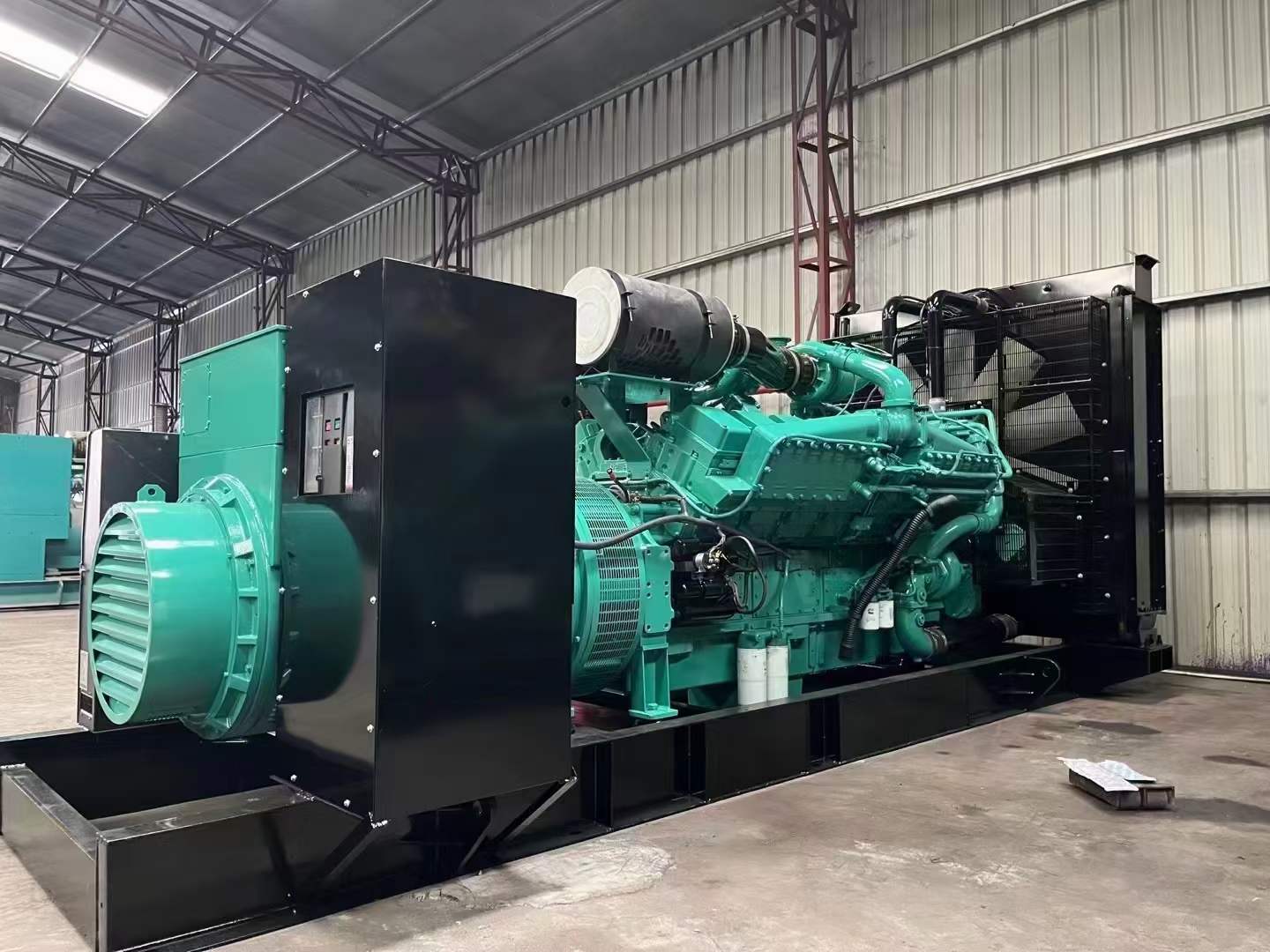 阿克陶如何降低 800kW 柴油发电机输出电流的波动？