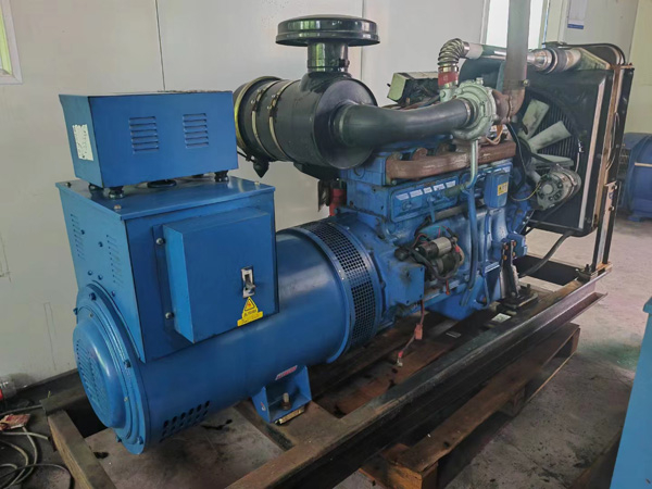 阿克陶100kW柴油发电机组使用多级机油有哪些优缺点？
